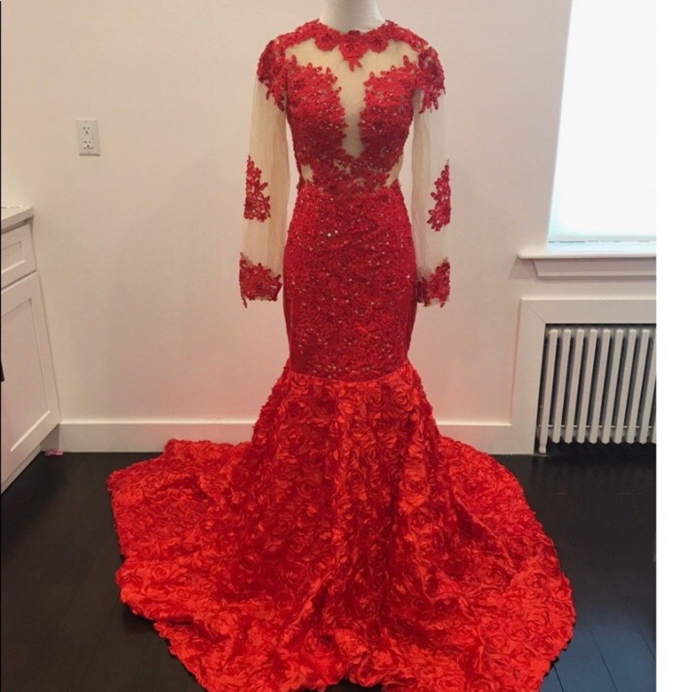 NWT Sz4 Red Mermaid Formal Prom Dress